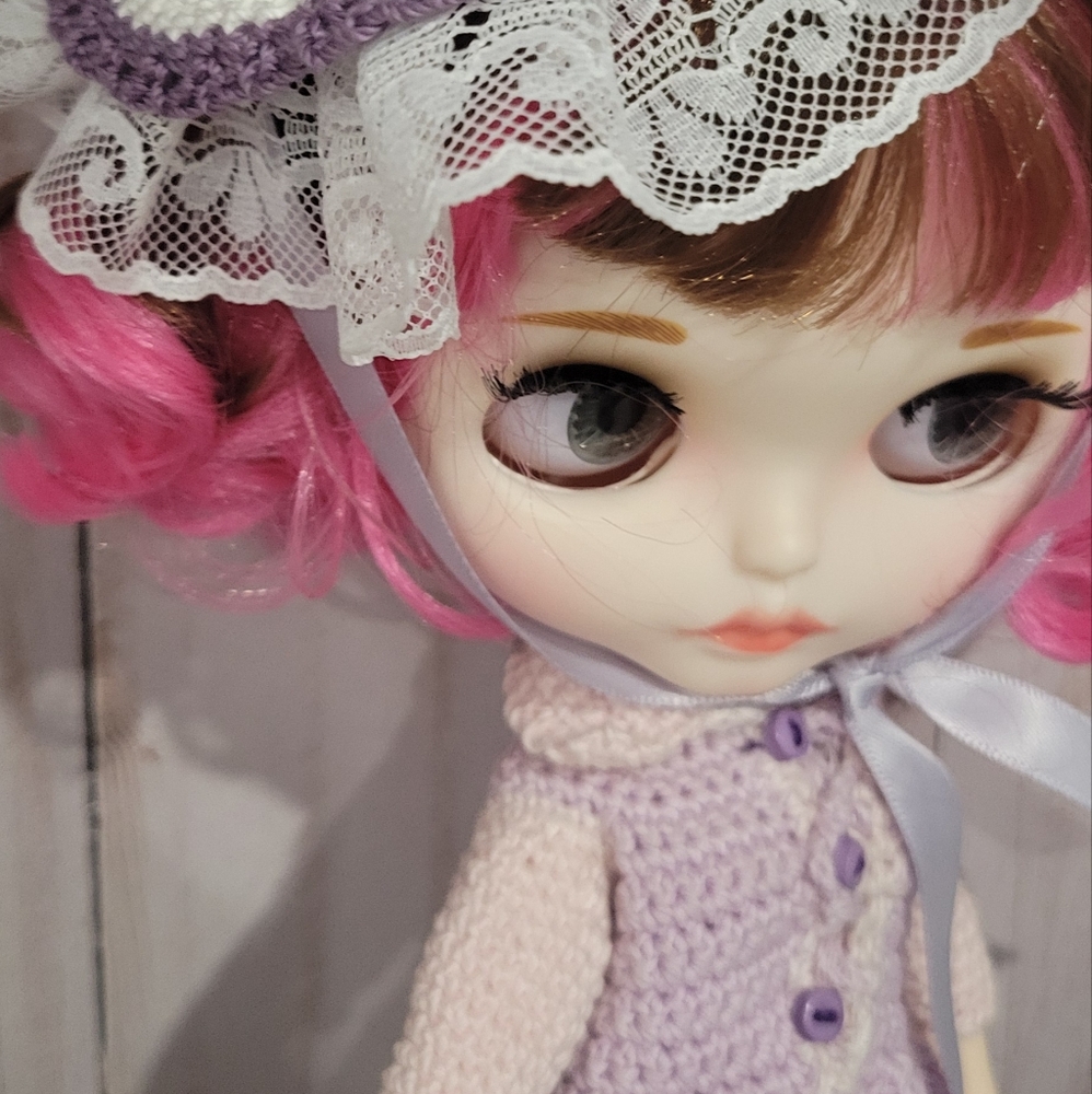 BLYTHE doll with Crochet Dress And Hat - Picture 4 of 11